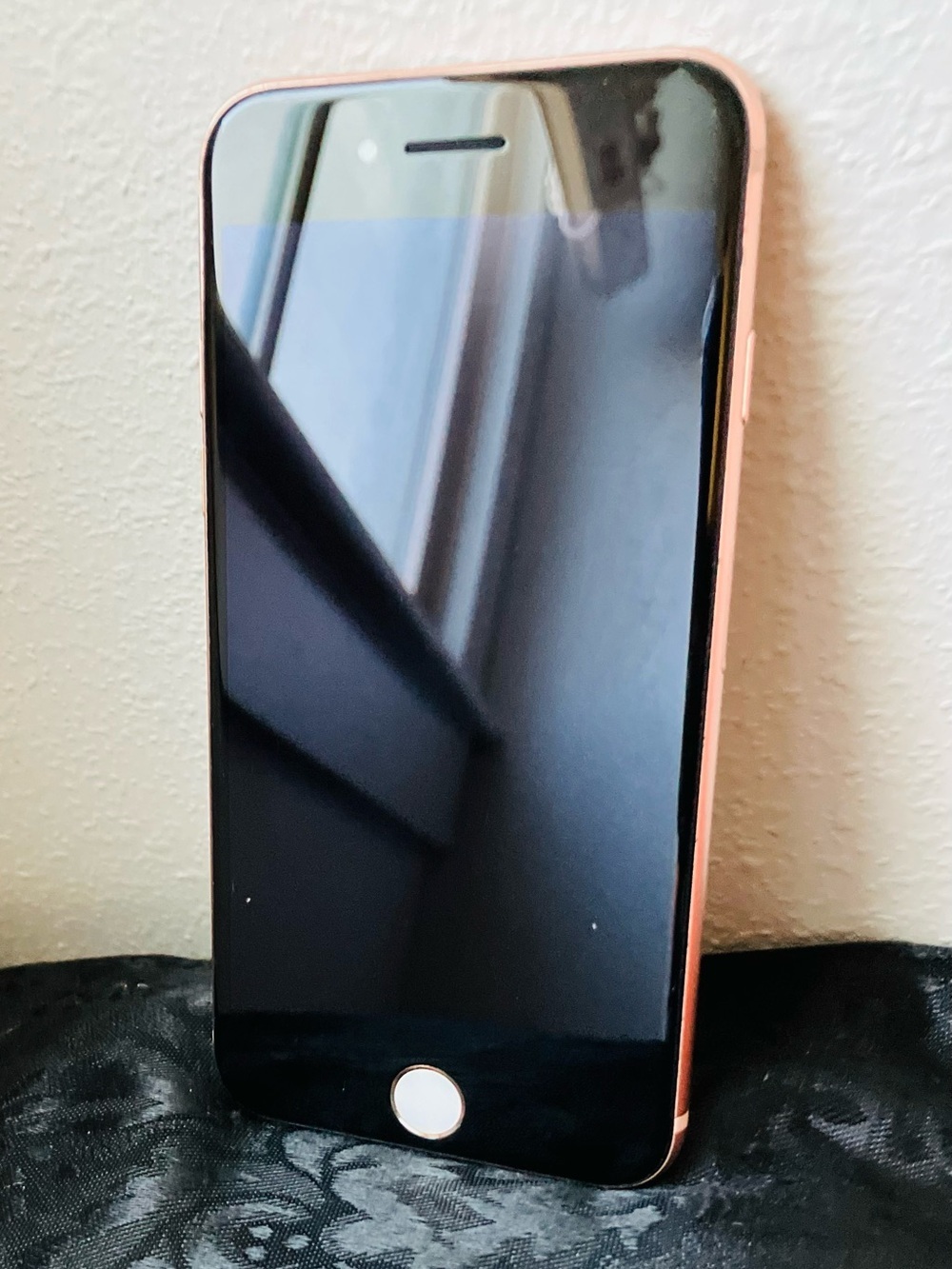 Apple iPhone 8- Rose Gold
